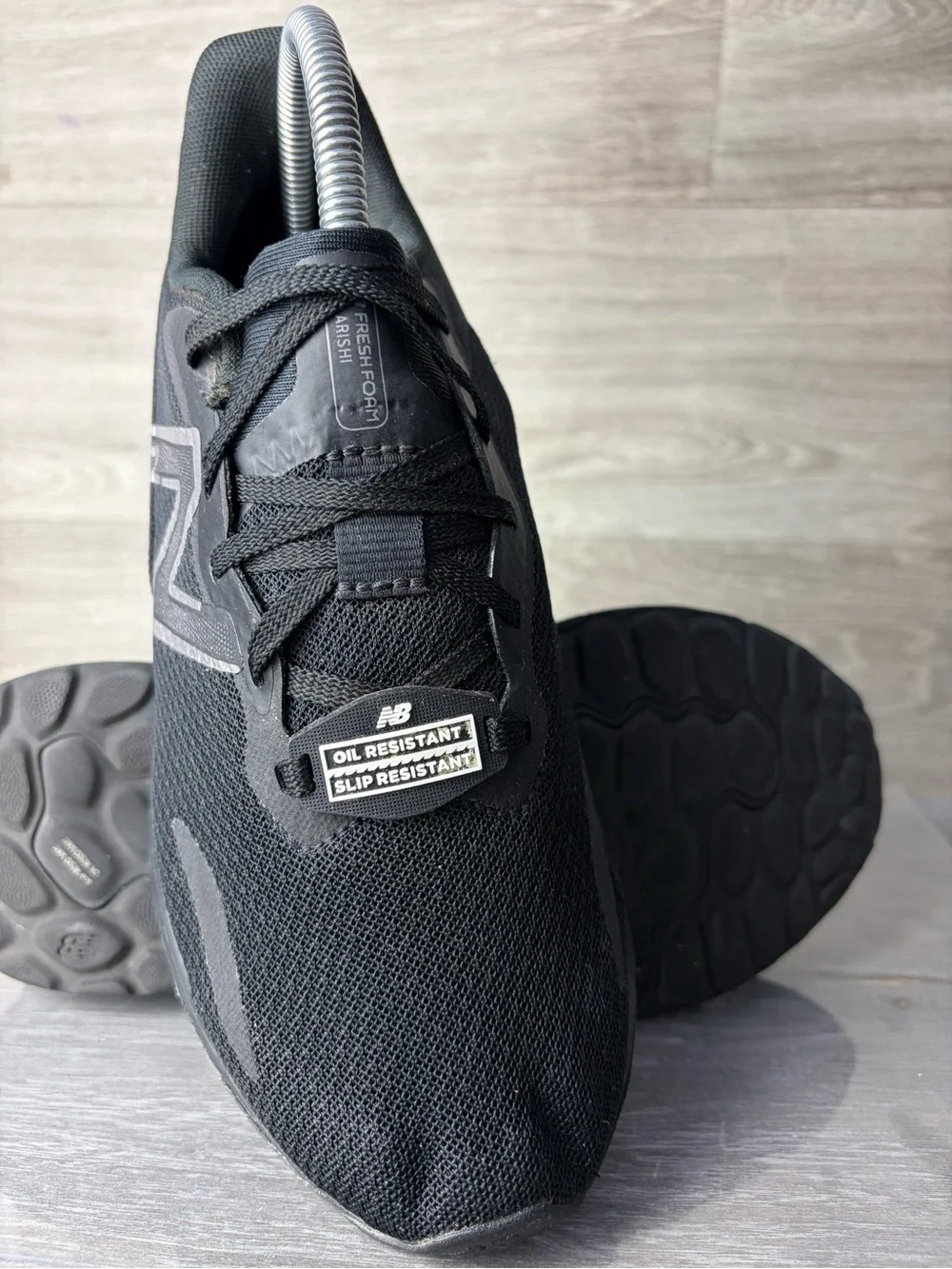 New Balance fresh foam Arishi Triple Black Mesh womens Sneakers size 8.5 Wide